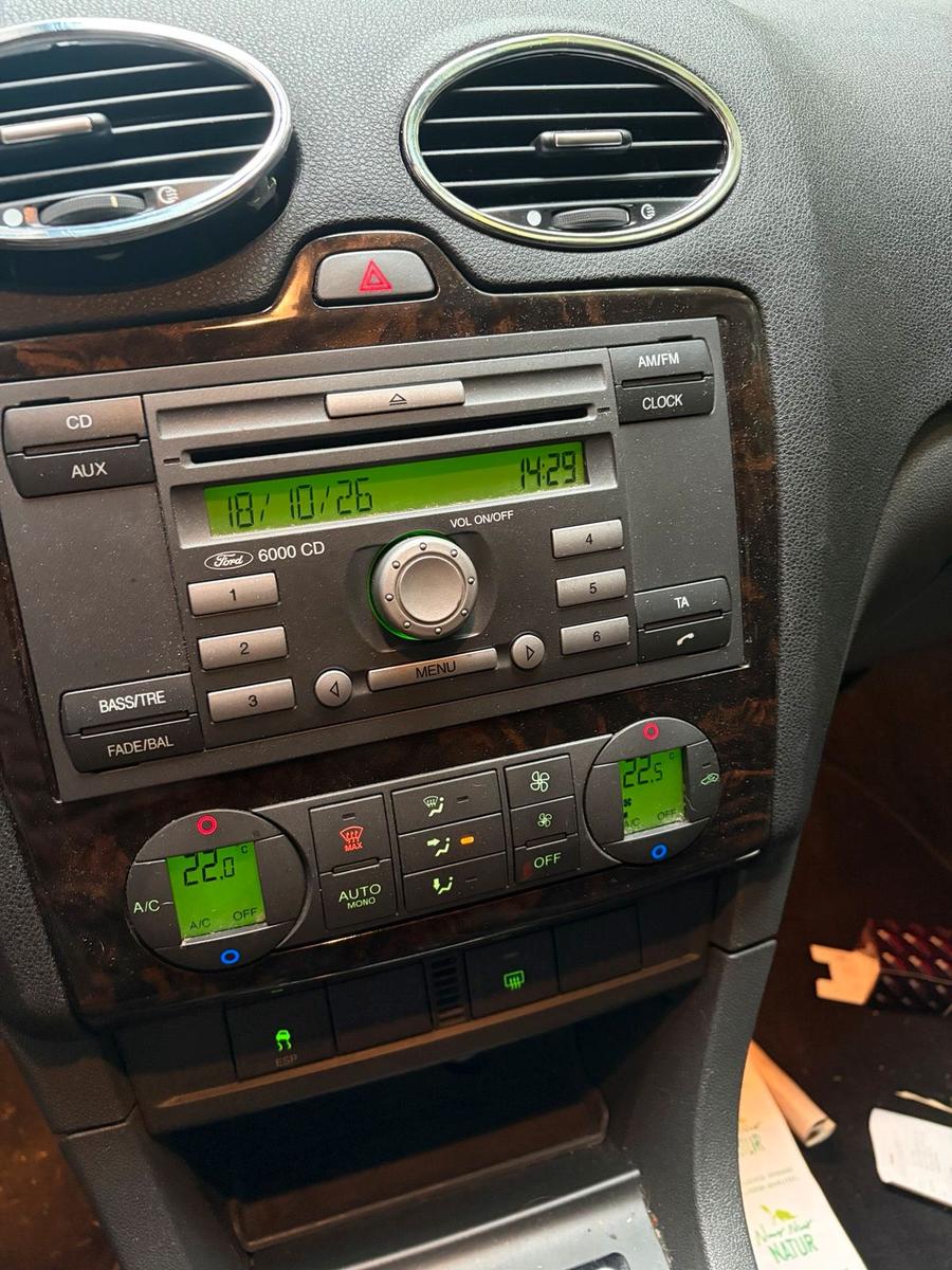 Ford Focus 2005 — photo 10