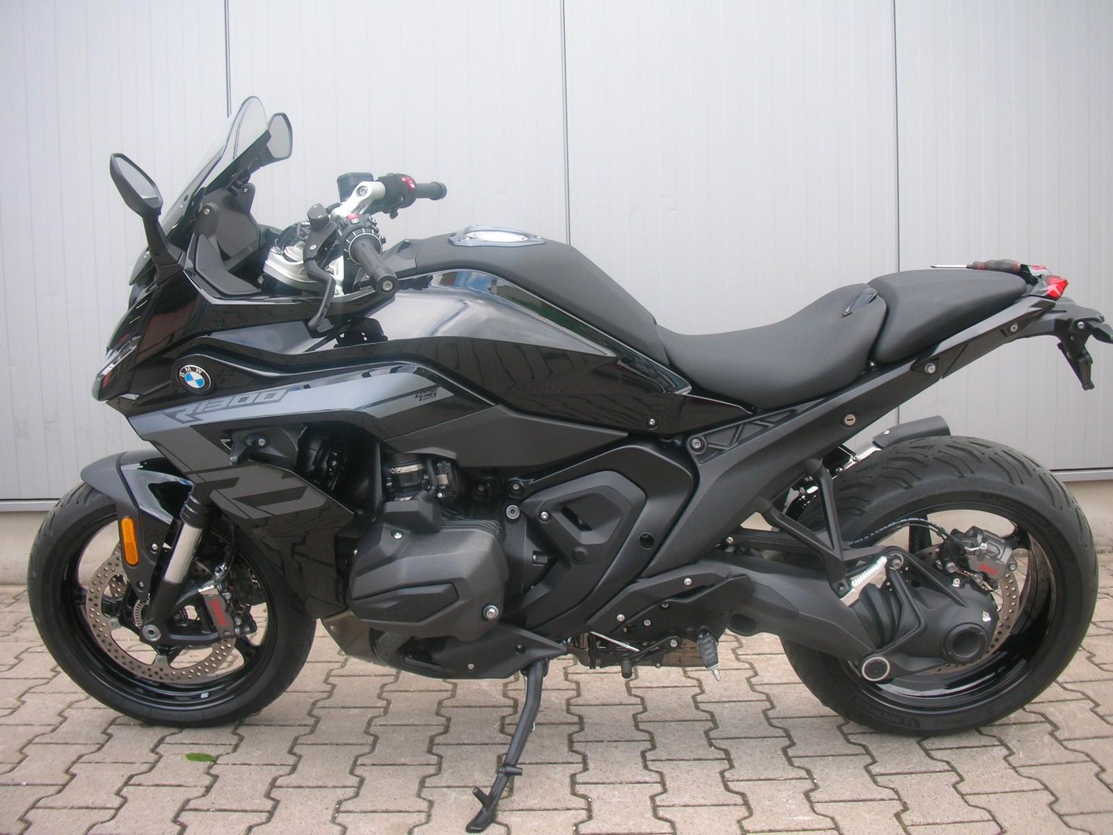 BMW R1300RS TRIPLE BLACK WENIG KILOMETER