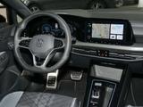 Volkswagen Golf 8 Var. 1.5 eTSI DSG R-Line NAVI KAMERA LED - VW Golf Gebrauchtwagen in Freiburg