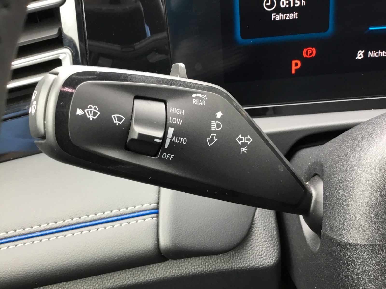 Fahrzeugabbildung Volkswagen Tiguan 2.0 TDI DSG 4M R-Line+AHK+20"+Pano