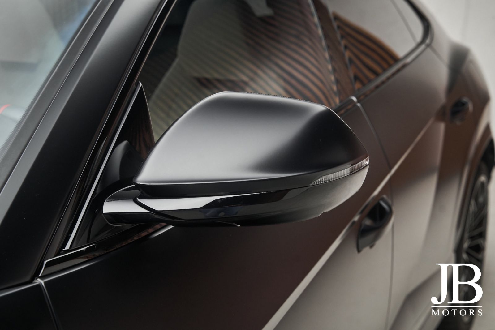 Fahrzeugabbildung Lamborghini Urus SE Panorama 3D B&O Carbon 23 Zoll