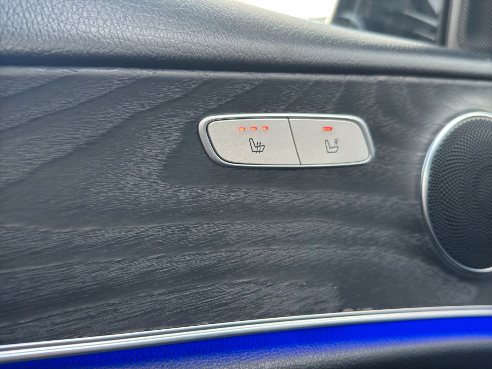 Fahrzeugabbildung Mercedes-Benz E 220d Lim. Pano/Widescreen/Kamera/MBeam