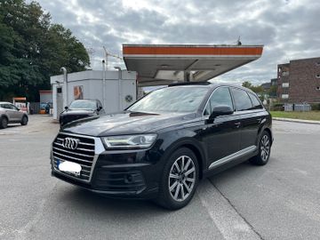 Audi Q7 - 1