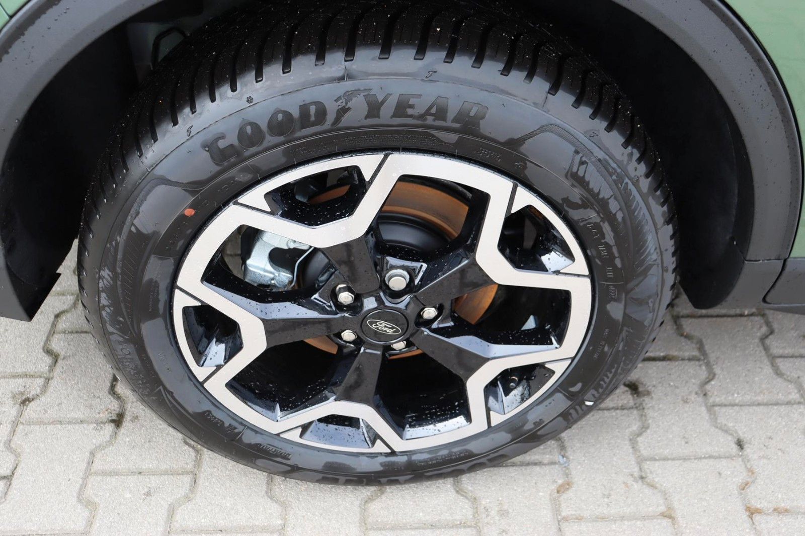 Ford Kuga Active PHEV 2.5 PHEV Matrix AKTION 2,99%* imagem 2