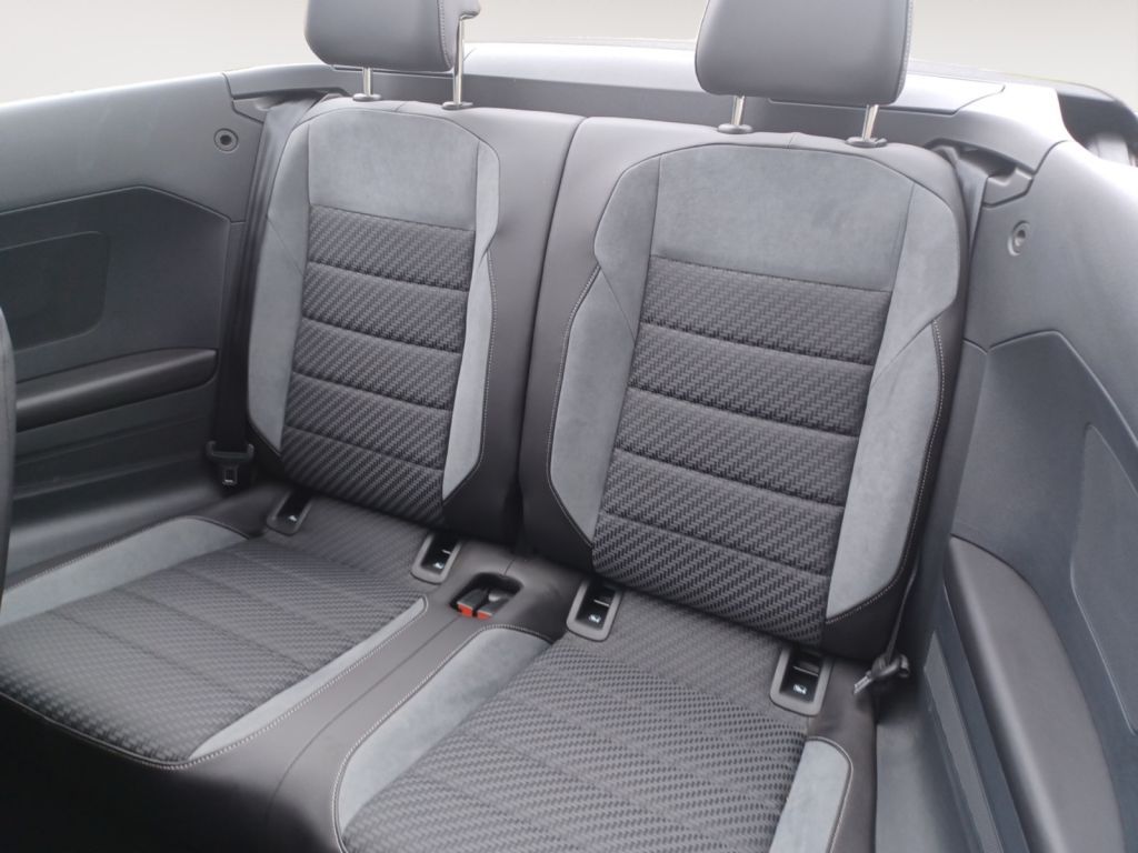 Fahrzeugabbildung Volkswagen T-Roc Cabriolet 1.5 TSI DSG R-Line Navi, DCC, Ka