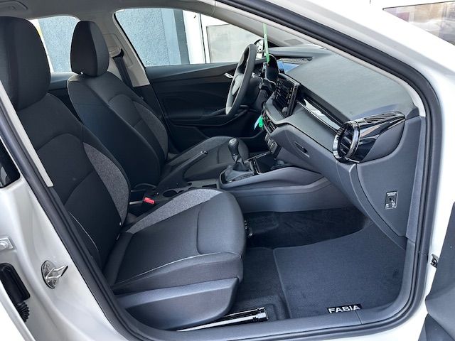 Fabia Essence PDC;CARPLAY;FSE;LED