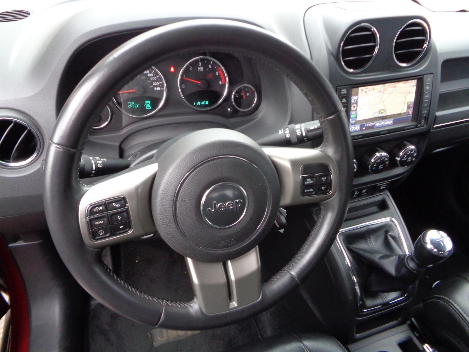 Jeep Compass 2012 — photo 14