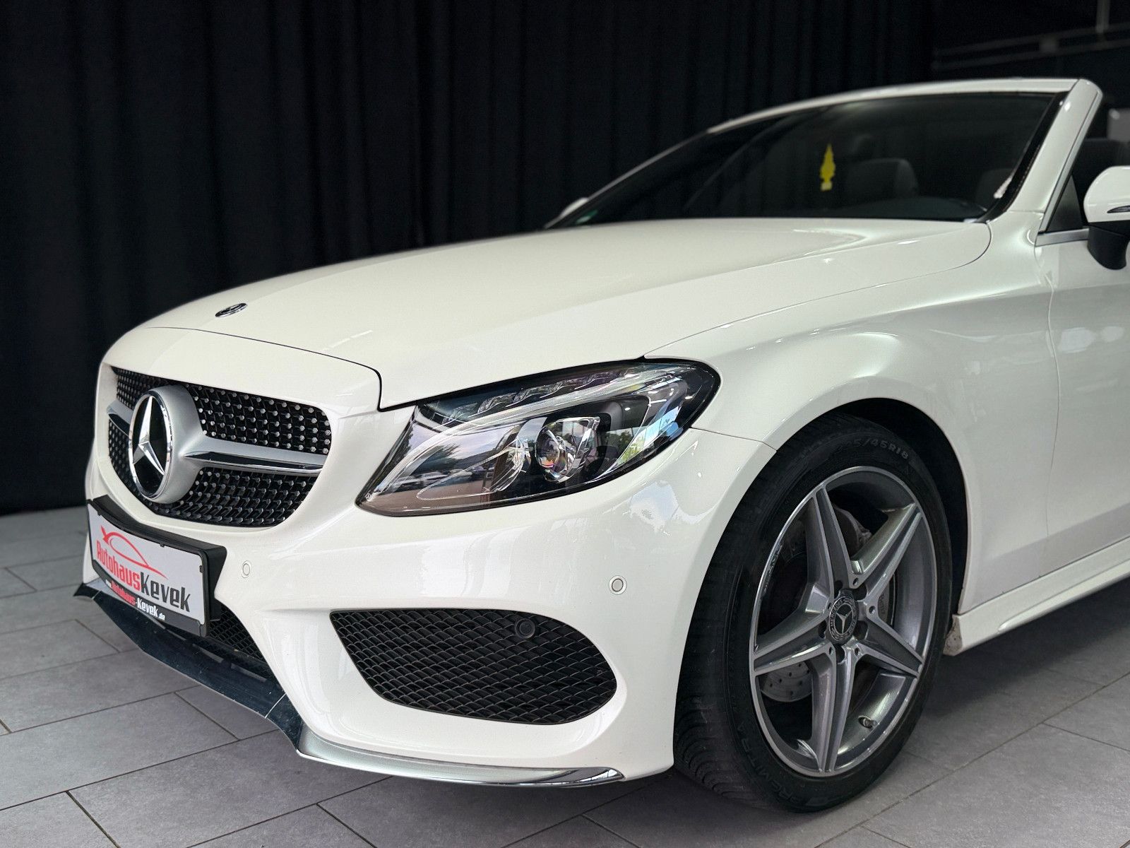 Fahrzeugabbildung Mercedes-Benz C 180 Cabrio |AMG-LINE|LED|RF-CAM|AUTOMATIK