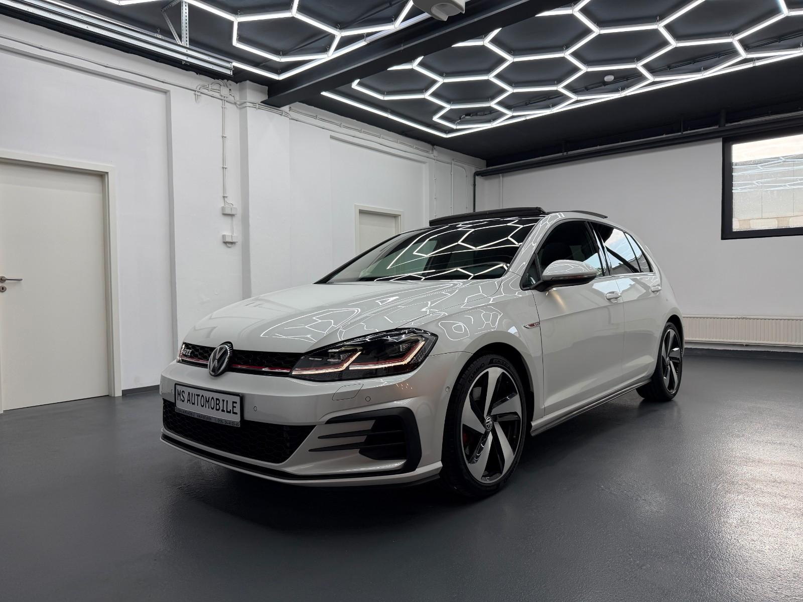 Volkswagen Golf VII Lim. GTI*ORYXWEISS*DCC*ACC*PANO*R.KAM*