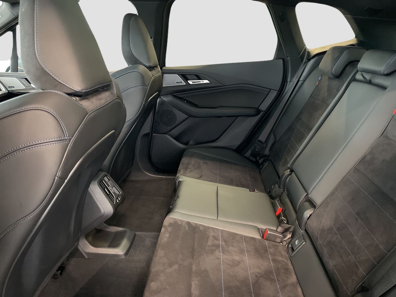 BMW 223 Active Tourer - Bild 13
