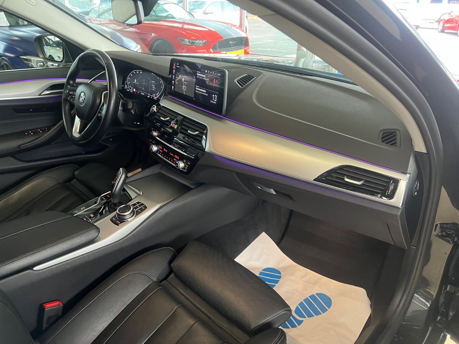 Fahrzeugabbildung BMW 520 d Lim. Mild Hybrid *SITZHEIZUNG & BELÜFTUNG*