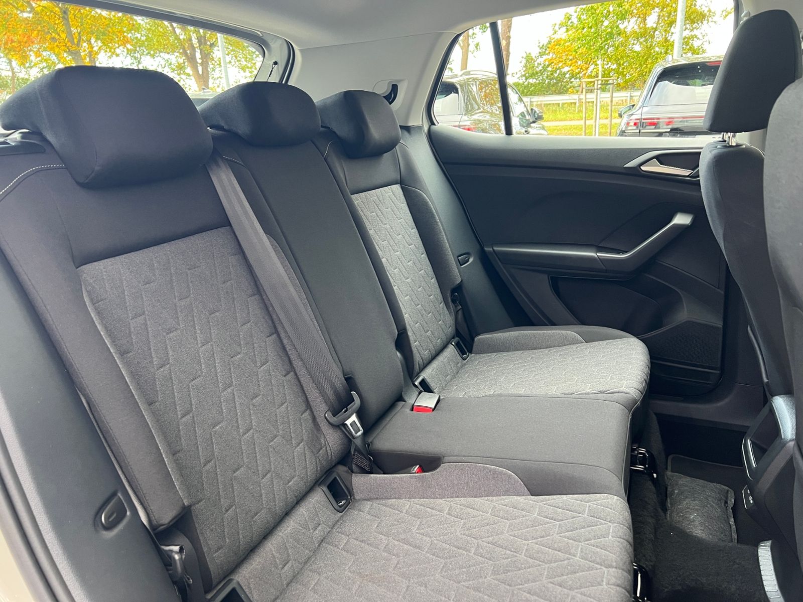 Fahrzeugabbildung Volkswagen T-Cross Life 1.0 TSI *LED, ACC, Navi, Kamera, 16