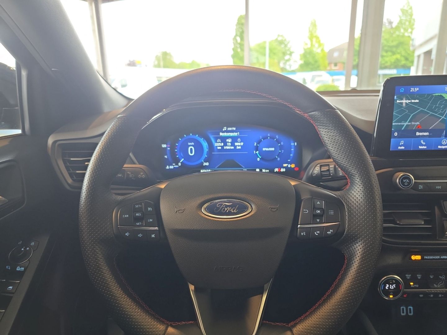 Fahrzeugabbildung Ford Focus Turnier ST-Line X AHK-klappbar El. Panodac