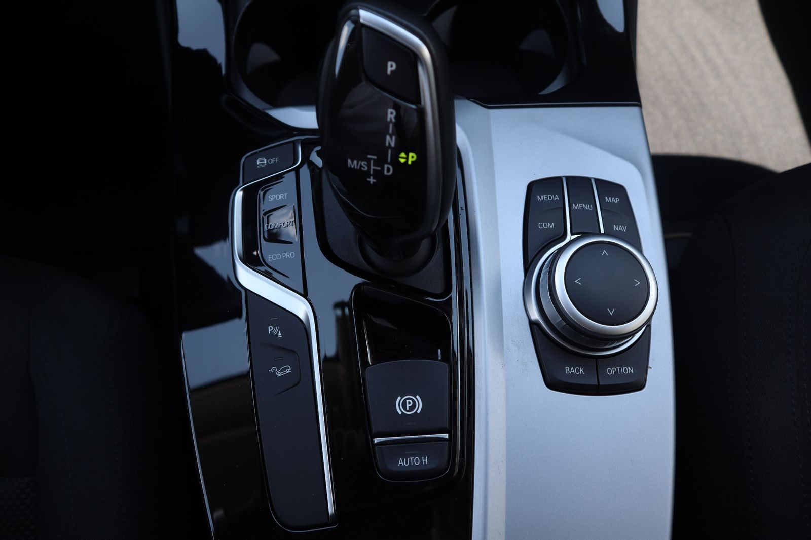 BMW X3 xDrive20d Advantage LED/Parkass/AHK/Shz foto 8
