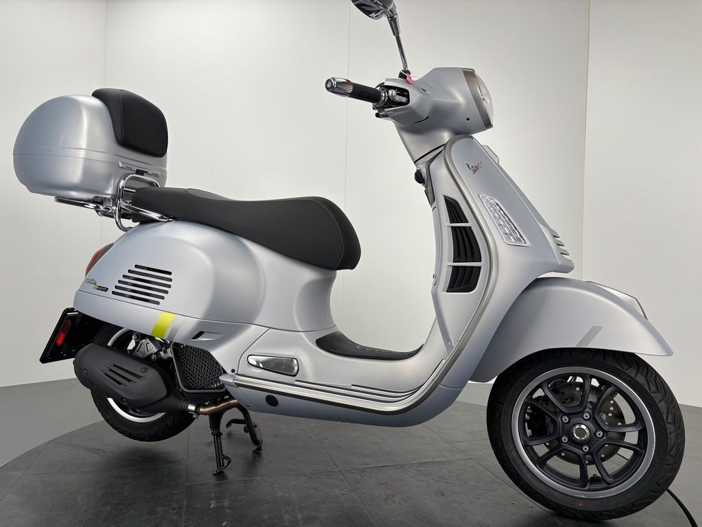 Fahrzeugabbildung Vespa GTS 125 SUPER TECH *NEUWERTIG *TOPCASE