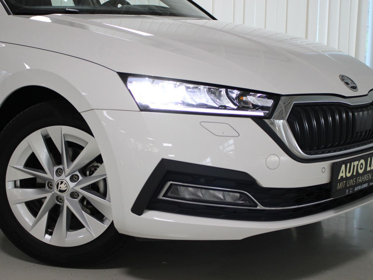 Fahrzeugabbildung SKODA Octavia Combi 1.5 TSI e-TEC Style AHK/ACC/Navi