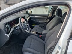 Fahrzeugabbildung Volkswagen Golf VIII Variant 2.0 TDI DSG Life LED NAVI APP