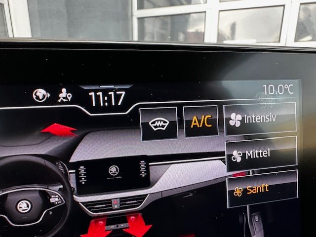 Kamiq Style 1,0TSI DSG 110PS CARPLAY, BFS,V-LED