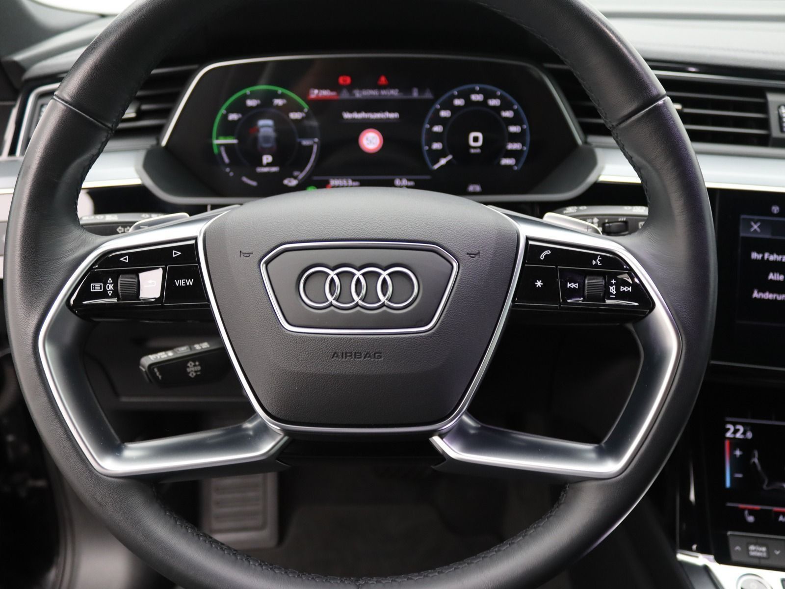Audi Q8 e-tron - Bild 10