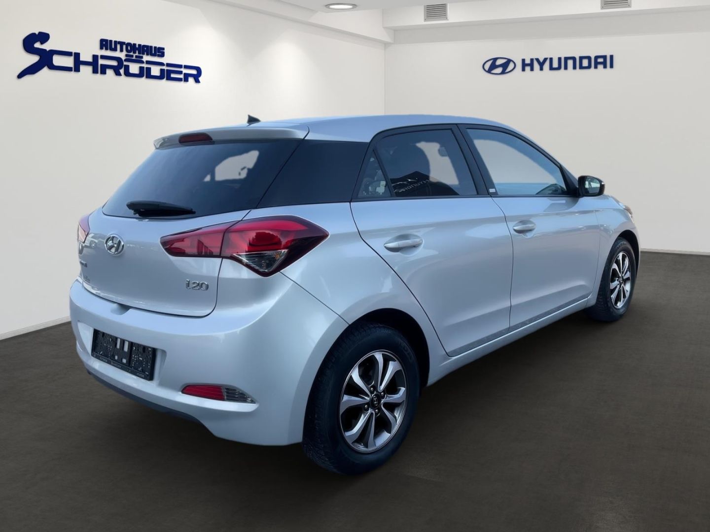 Fahrzeugabbildung Hyundai i20 1.0T Sonderedition Passion Ganzjahresreifen