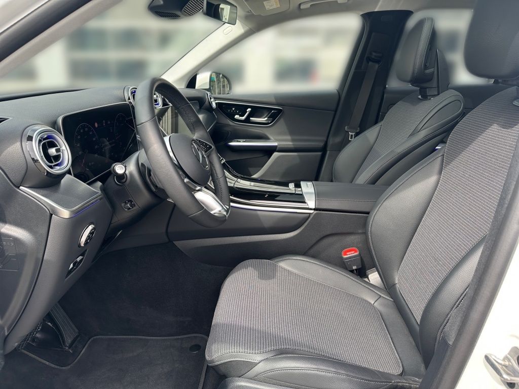 Fahrzeugabbildung Mercedes-Benz GLC 220 d 4M Avantg. AHK Distronic+ Pano LED SHZ