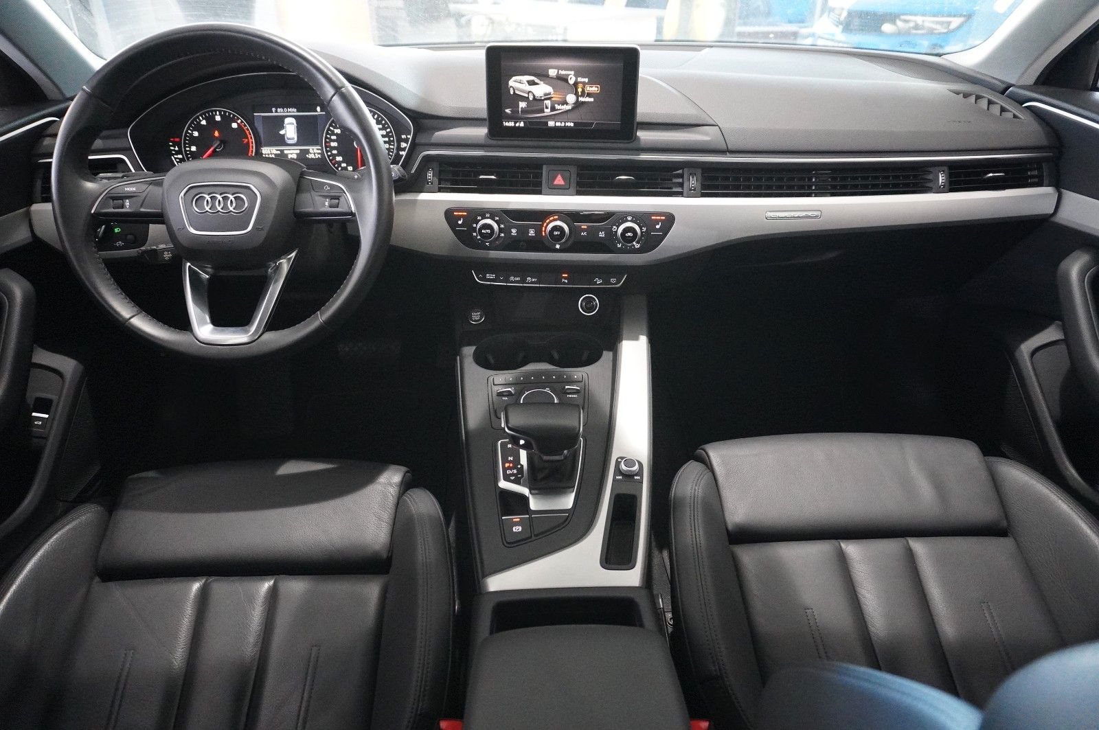 Fahrzeugabbildung Audi A4 Allroad quattro 45 TFSI LEDER/MMI/SHZ/LED/AHK