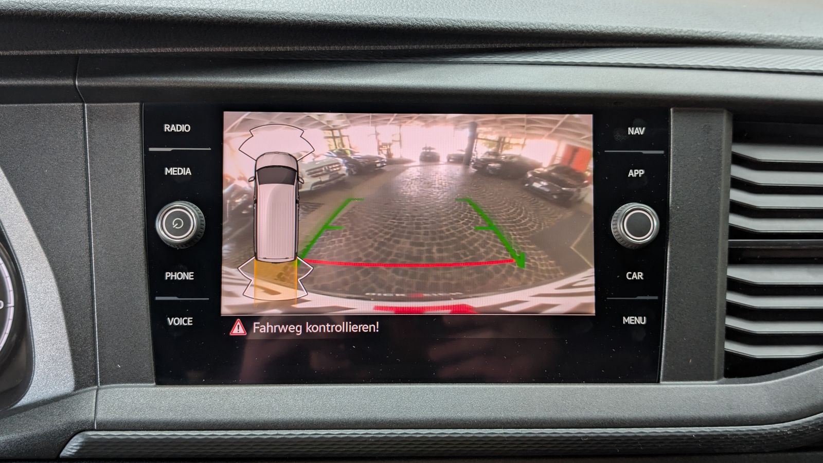Fahrzeugabbildung Volkswagen T6 Transporter 6.1 LED*KAM*SHZ*SORTIMO-REGALE