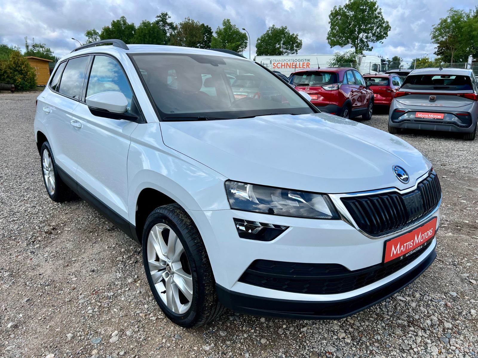 SKODA Karoq 1.5 TSI Style KLIMAAUT NAVI SHZ PDC CARPLA