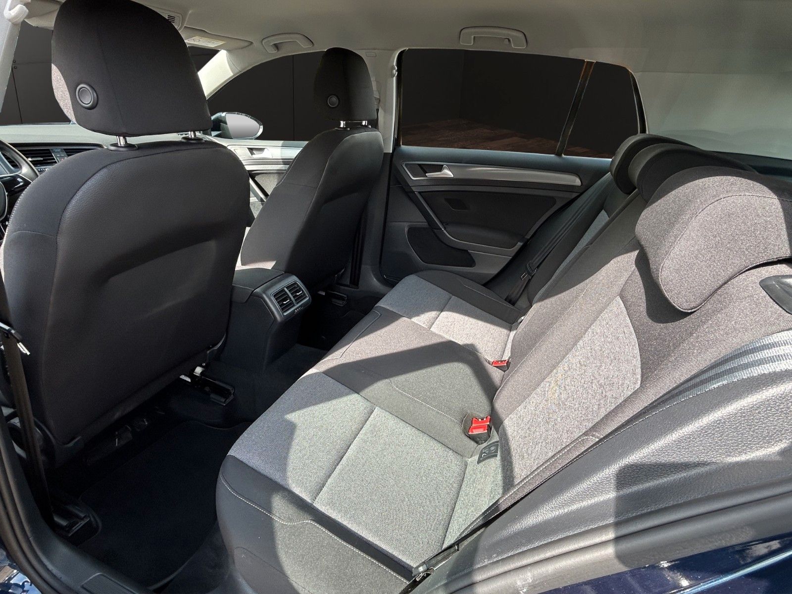 Fahrzeugabbildung Volkswagen Golf VII Lim. Trendline BMTKlimaaut./5Türig/