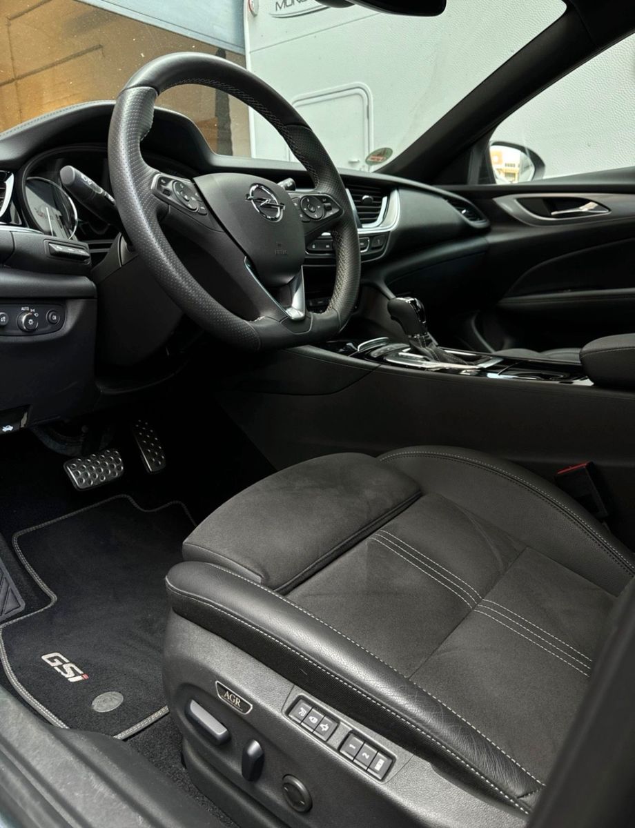 Fahrzeugabbildung Opel Sports Tourer GSi 4x4 Nichtraucher, Top Zustand