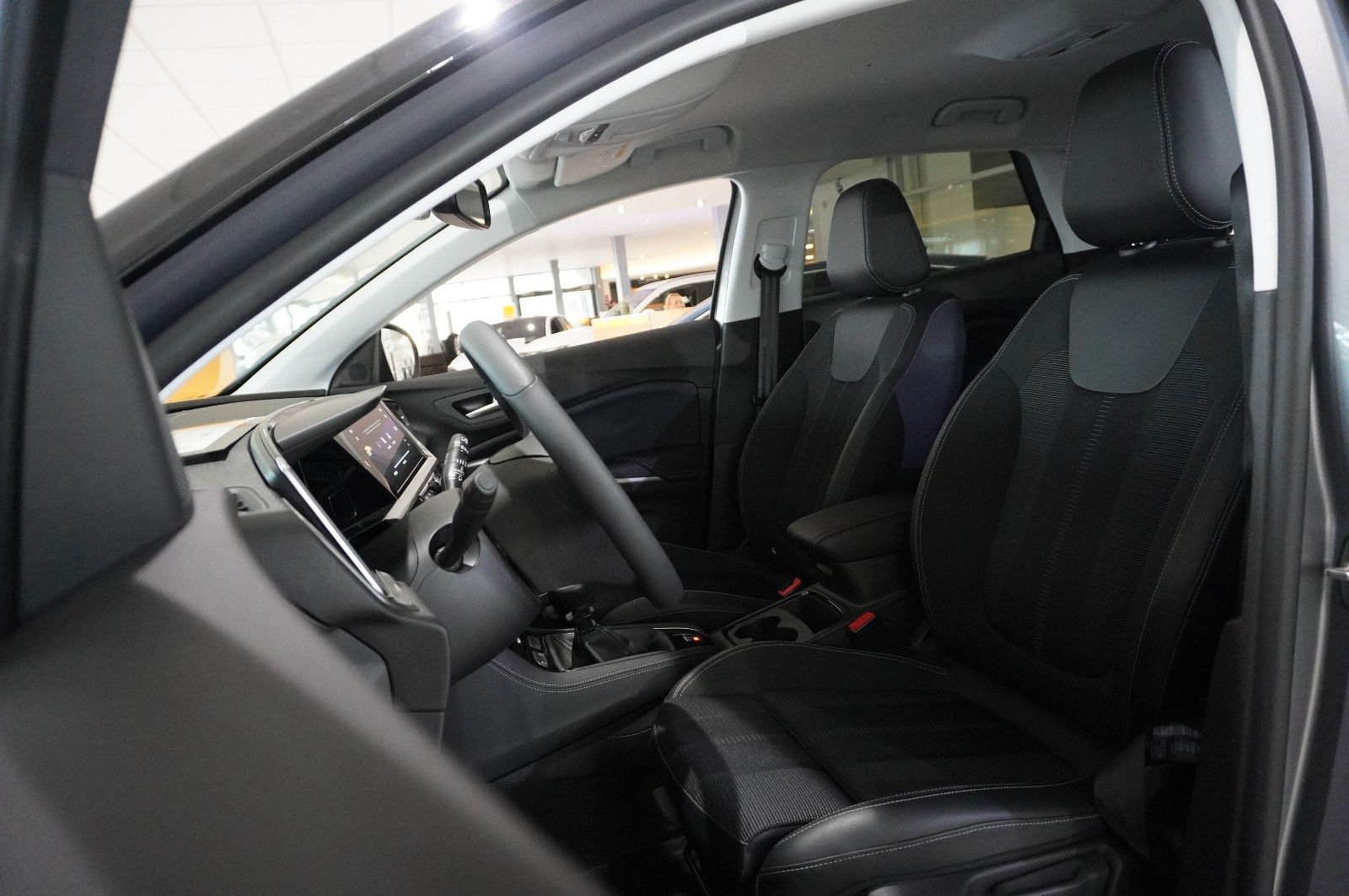 Fahrzeugabbildung Opel Grandland (X) 1.2T GS SPORT NAVI/LED/VIRTU./DAB+