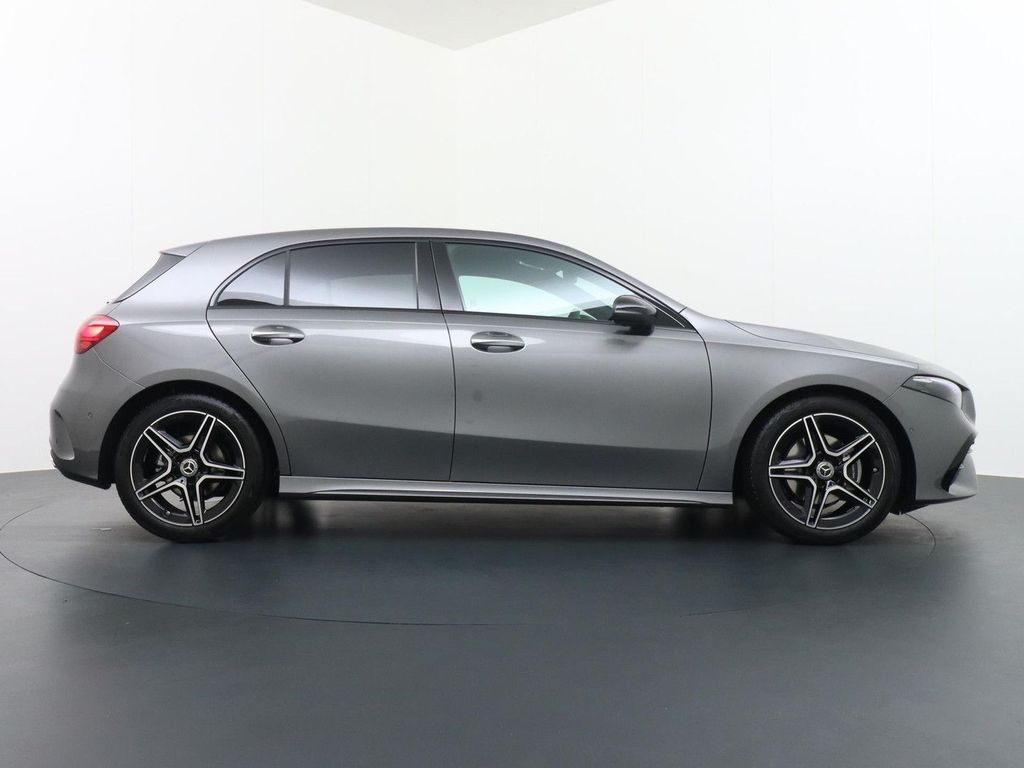 Mercedes-Benz A 180 Star Edition AMG Line | Voorstoelen Verwar