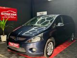 Mitsubishi Grandis 2.4 Invite - Mitsubishi Grandis: Invite