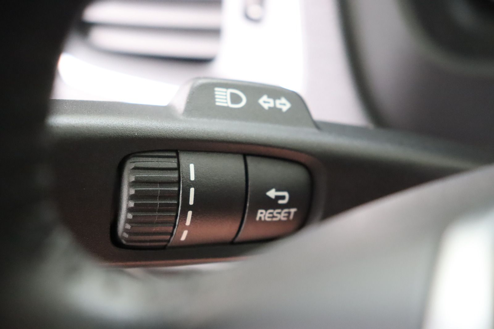 Fahrzeugabbildung Volvo V40 Cross Country * LED * Navi * RFK