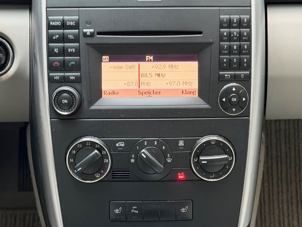 MERCEDES-BENZ A 200 CDI Avantgarde|Automatik|PDC|SHZ|Klima MERCEDES-BENZ A 200 CDI Avantgarde|Automatik|PDC|SHZ|Klima