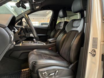 Audi Q7 - 6