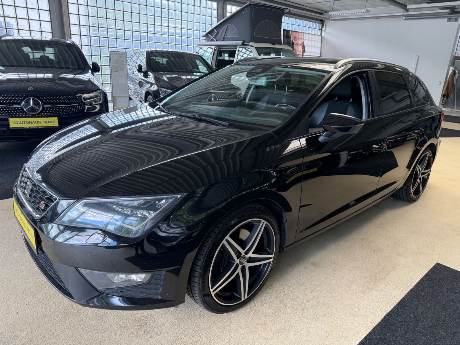 Fahrzeugabbildung SEAT Leon ST FR 2.0 TDI DSG 184PS * LED *