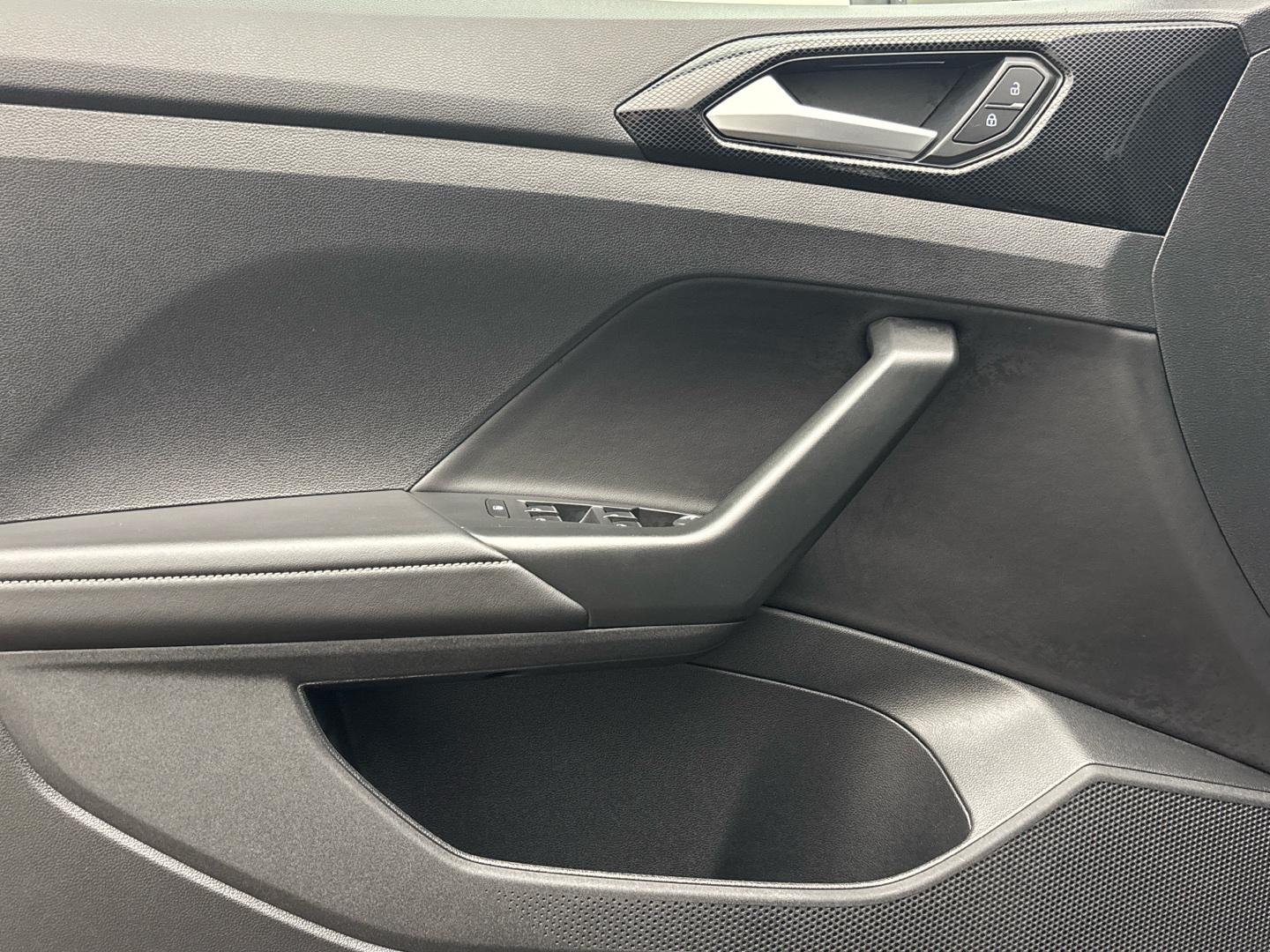 Volkswagen T-Cross R-Line 1.0TSI CarPlay Matrix App-Connect, миниатюра 12