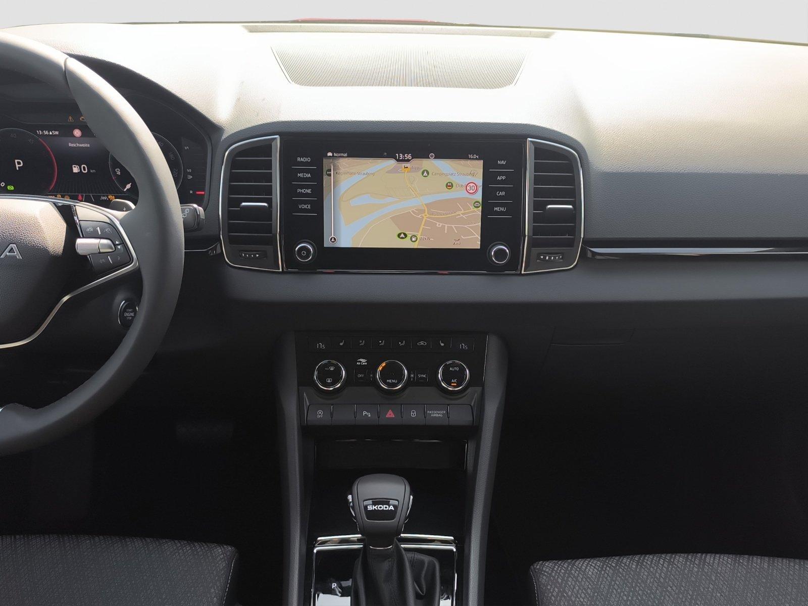 Skoda Karoq 2.0 TDI DSG Selection AHK NAV RFK ACC PDC