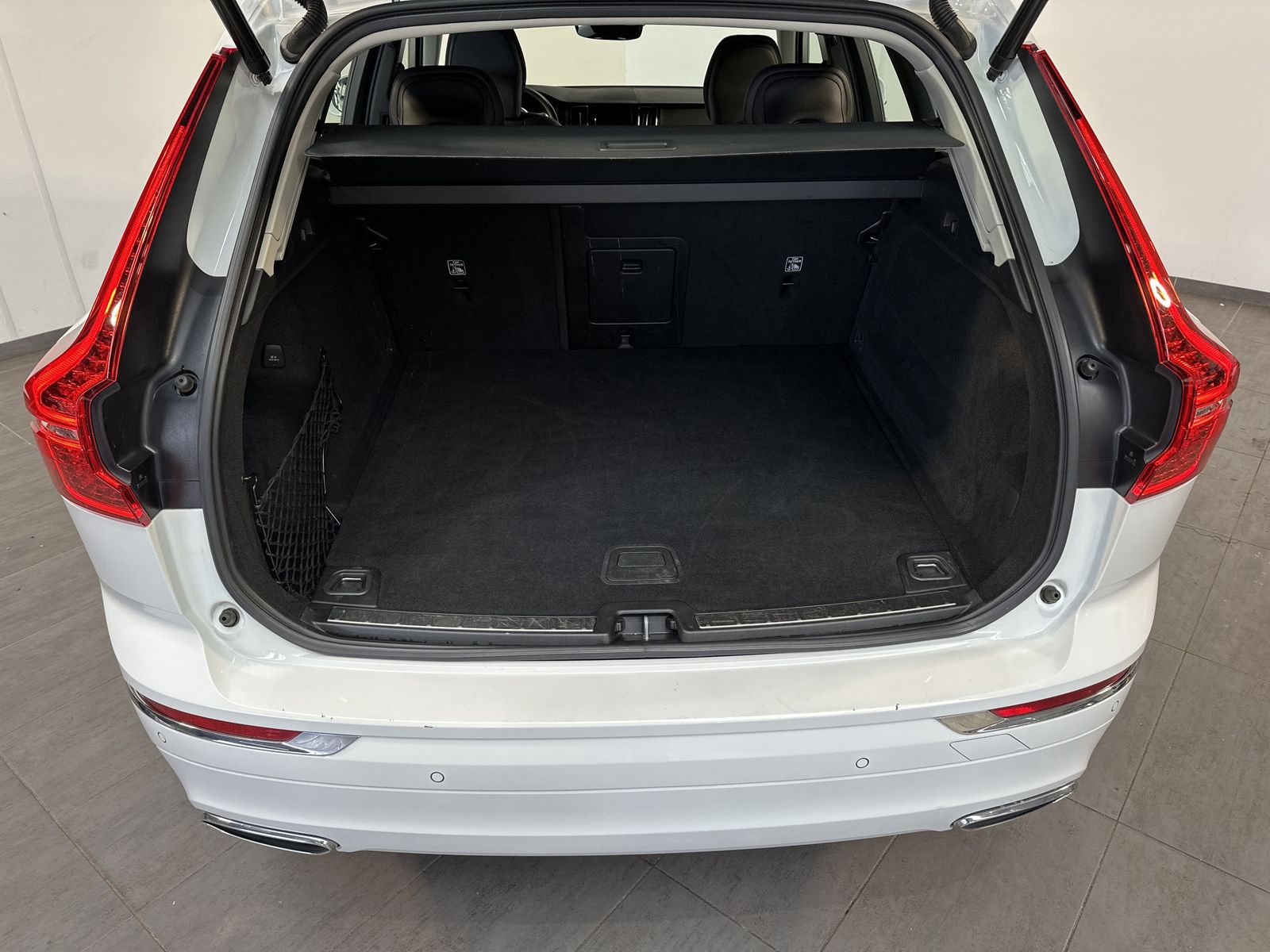 Fahrzeugabbildung Volvo XC60 B5 AWD Inscription NAV+LED+KAMERA+19ZO+1HD