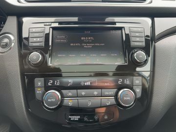 Nissan Qashqai 1.3 DIG-T N-CONNECTA 140PS 360° KAMERA
