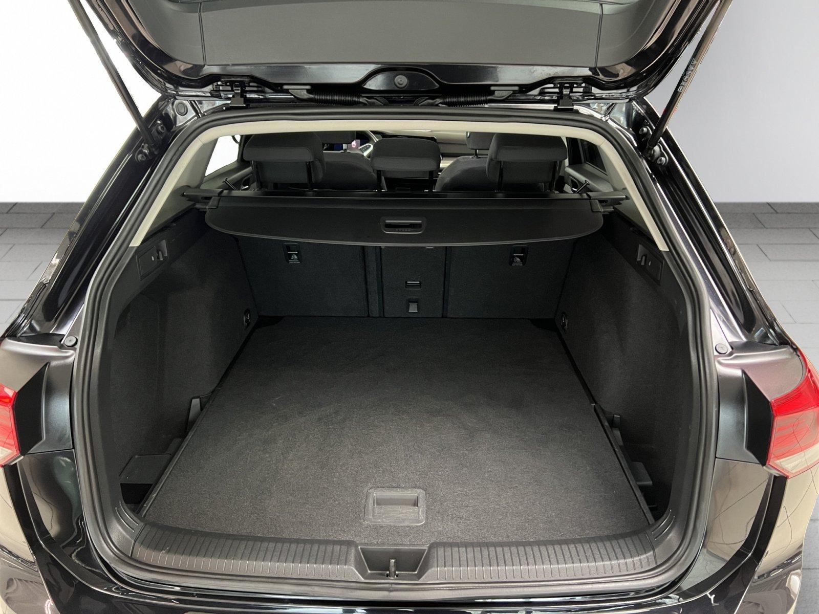 Volkswagen Golf VIII  2.0 TDI   Variant Life
