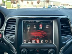 Fahrzeugabbildung Jeep Grand Cherokee 6.4 SRT Autom Pano Navi ACC dt.Fz