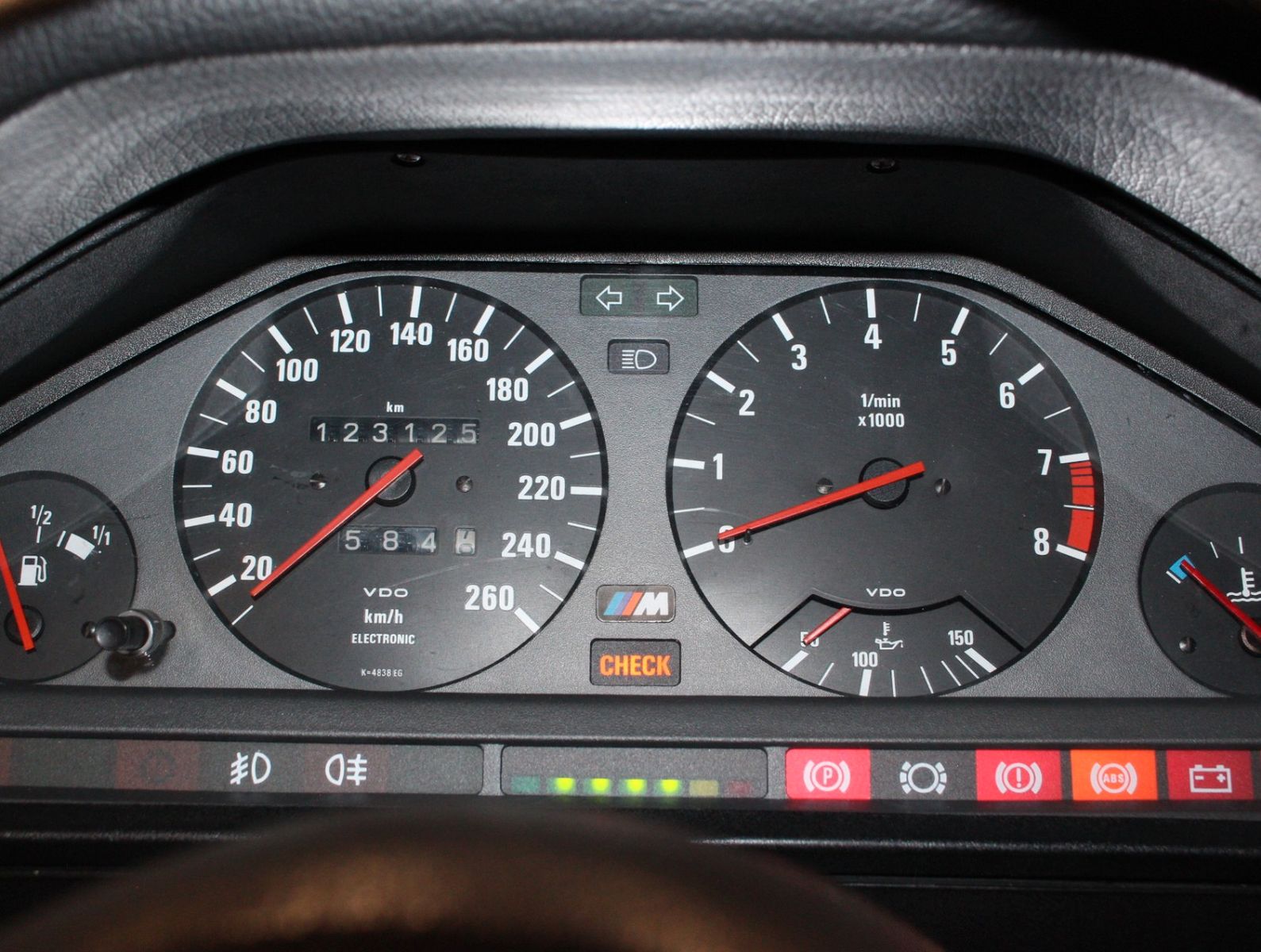 Fahrzeugabbildung BMW M3 2.3 S14 Carbon-Airbox+H-Kennz.+16" BBS
