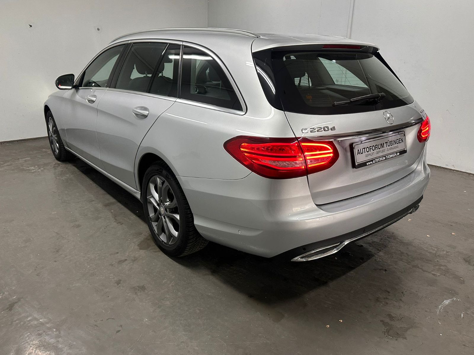 Fahrzeugabbildung Mercedes-Benz C 220 d 4MATIC T AVANTGARDE PANORAMA*DISTRO*