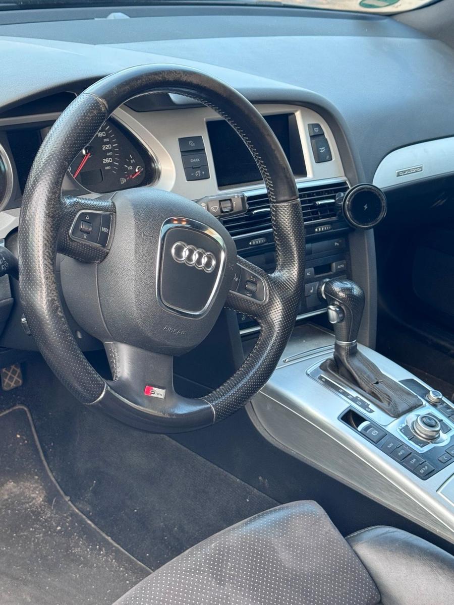 Audi Quattro 2011 — photo 11