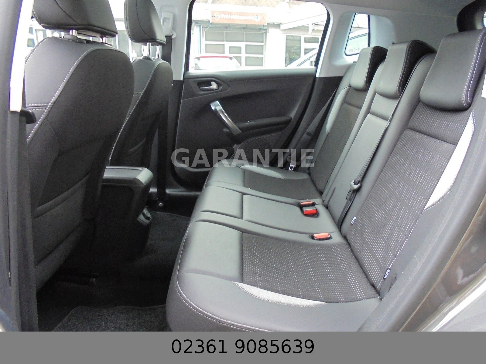 Fahrzeugabbildung Peugeot 2008 Allure Automatik/Panorama/Parktronik/