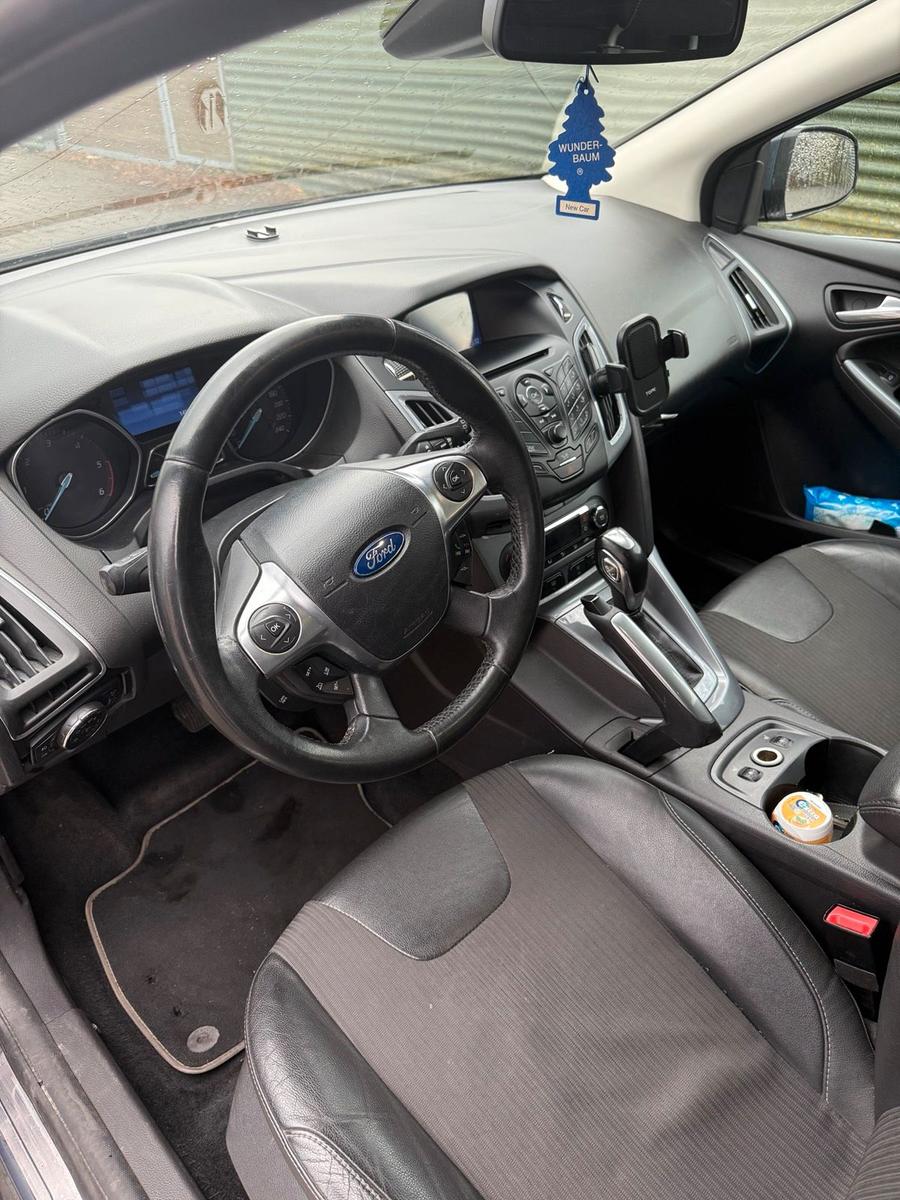 Ford Focus 2011 — photo 5