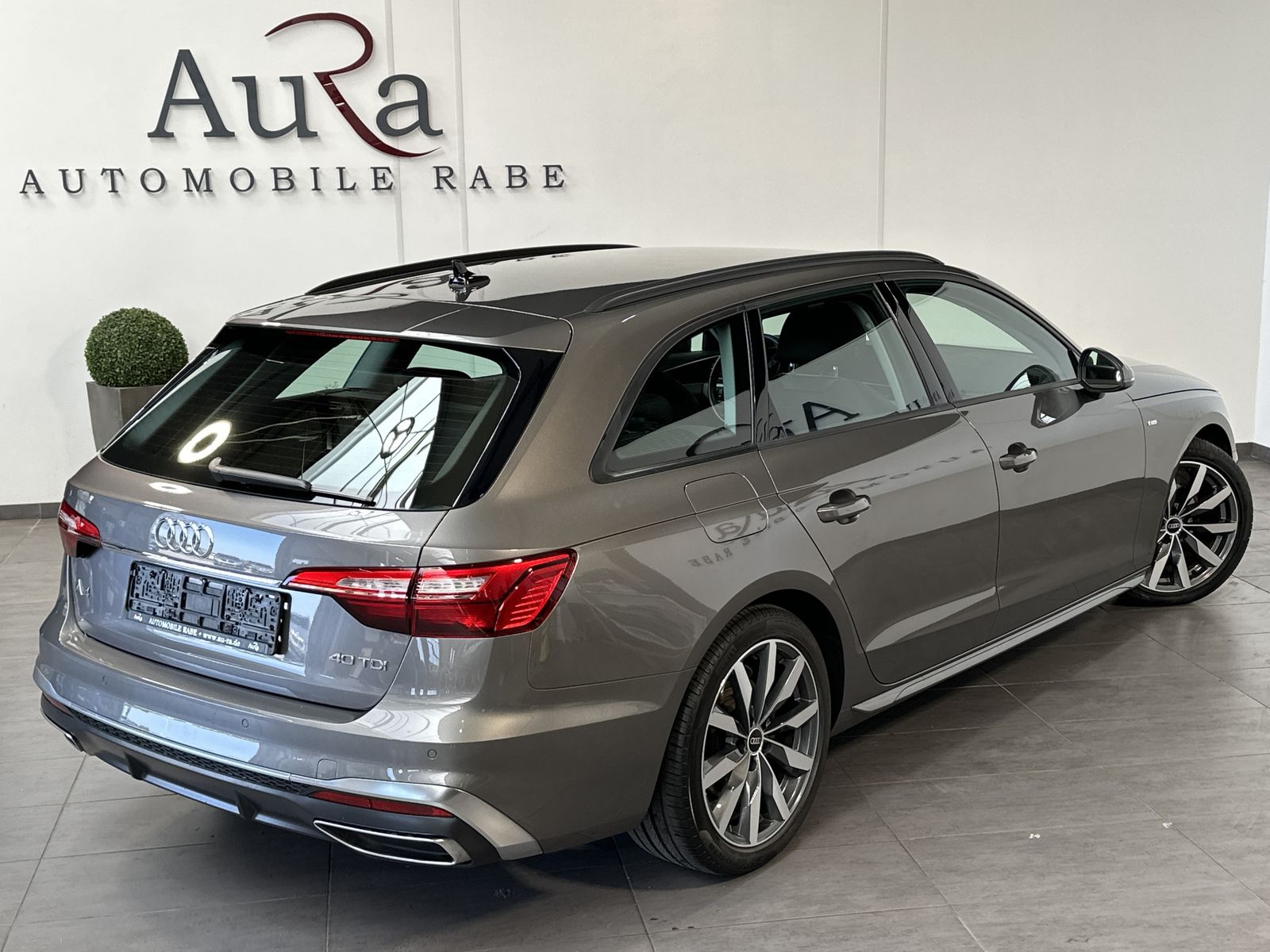 Fahrzeugabbildung Audi A4 Avant 40 TDI S-Line NAV+LED+CARPLAY+PP+18ZOLL
