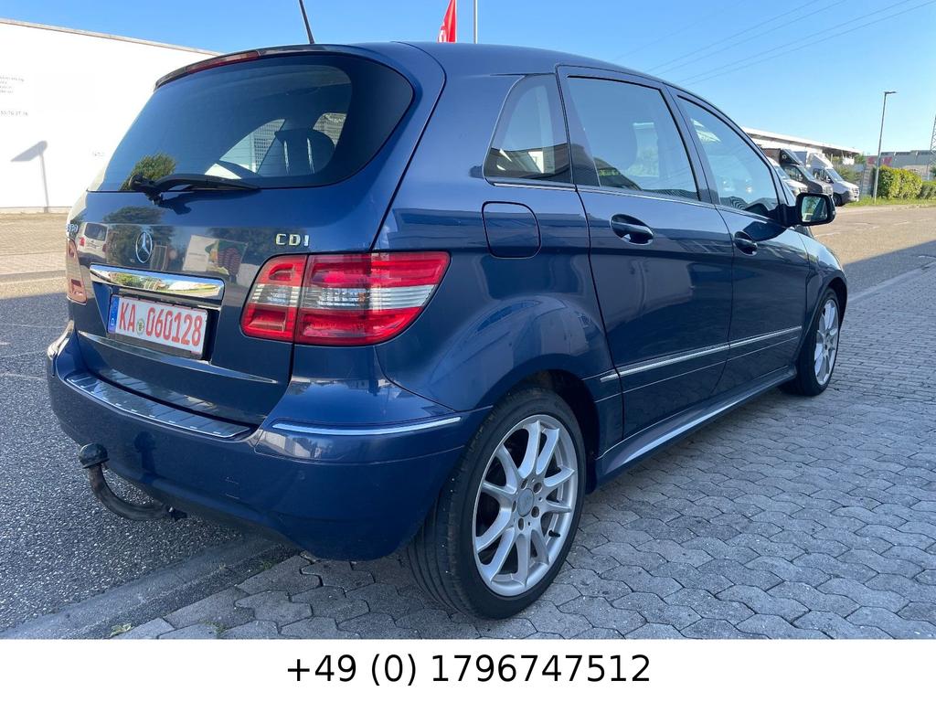 Mercedes-Benz B 180